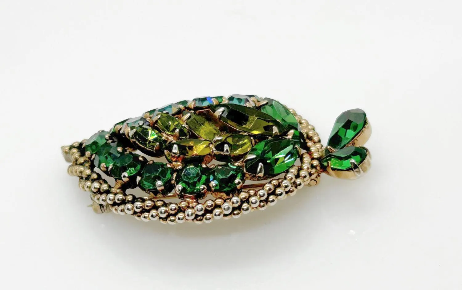 Early Unsigned Weiss Green-Gray Vintage Rhinestone Leaf Brooch