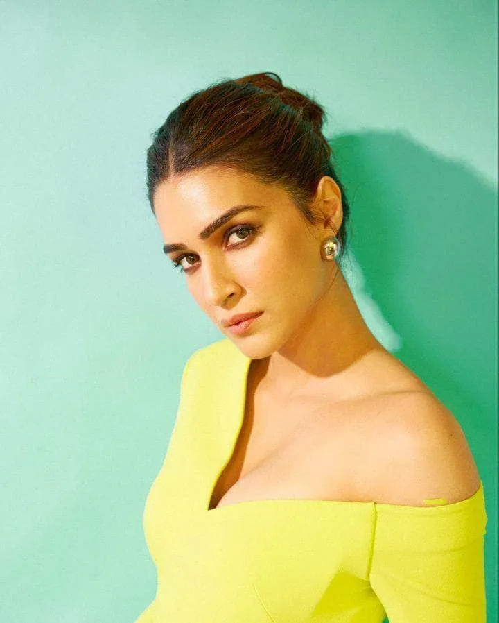 Kriti Sanon In C Shaped Stud Earrings