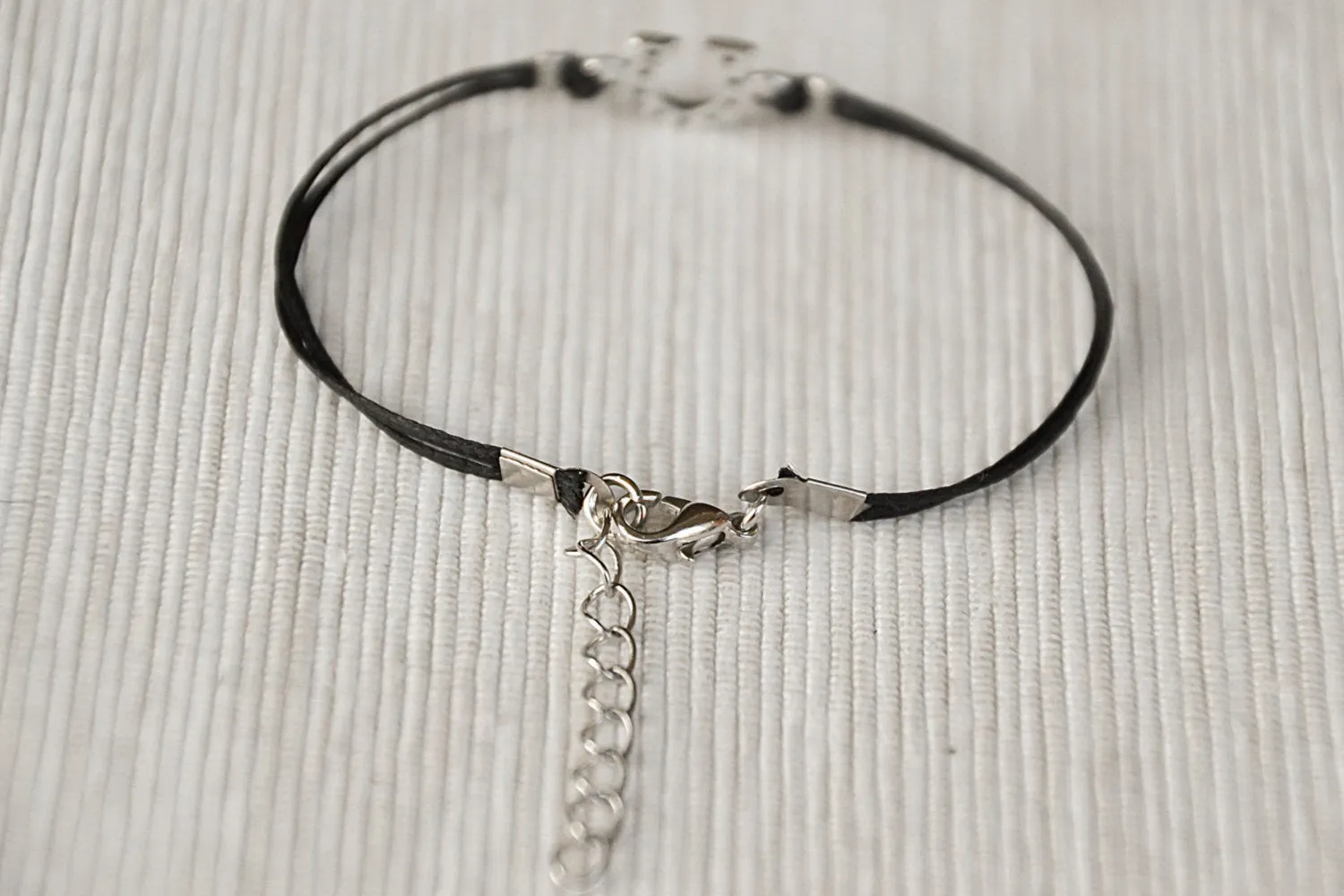 Women bracelet with silver tone Horseshoe charm